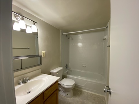 Middletowne & The Dona Image 3