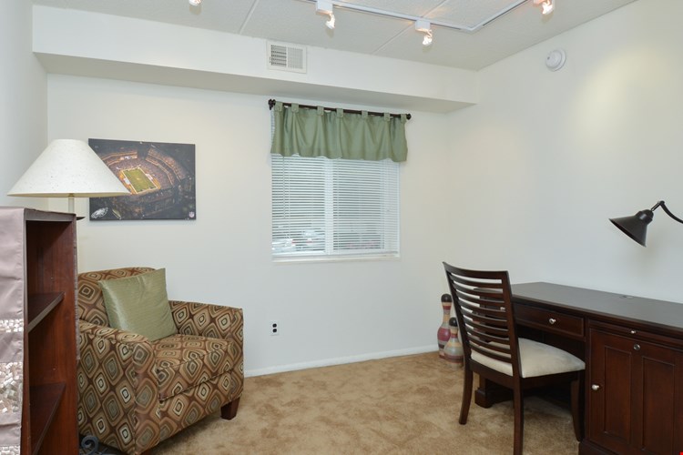 Lansdowne Towers Sample Bedroom