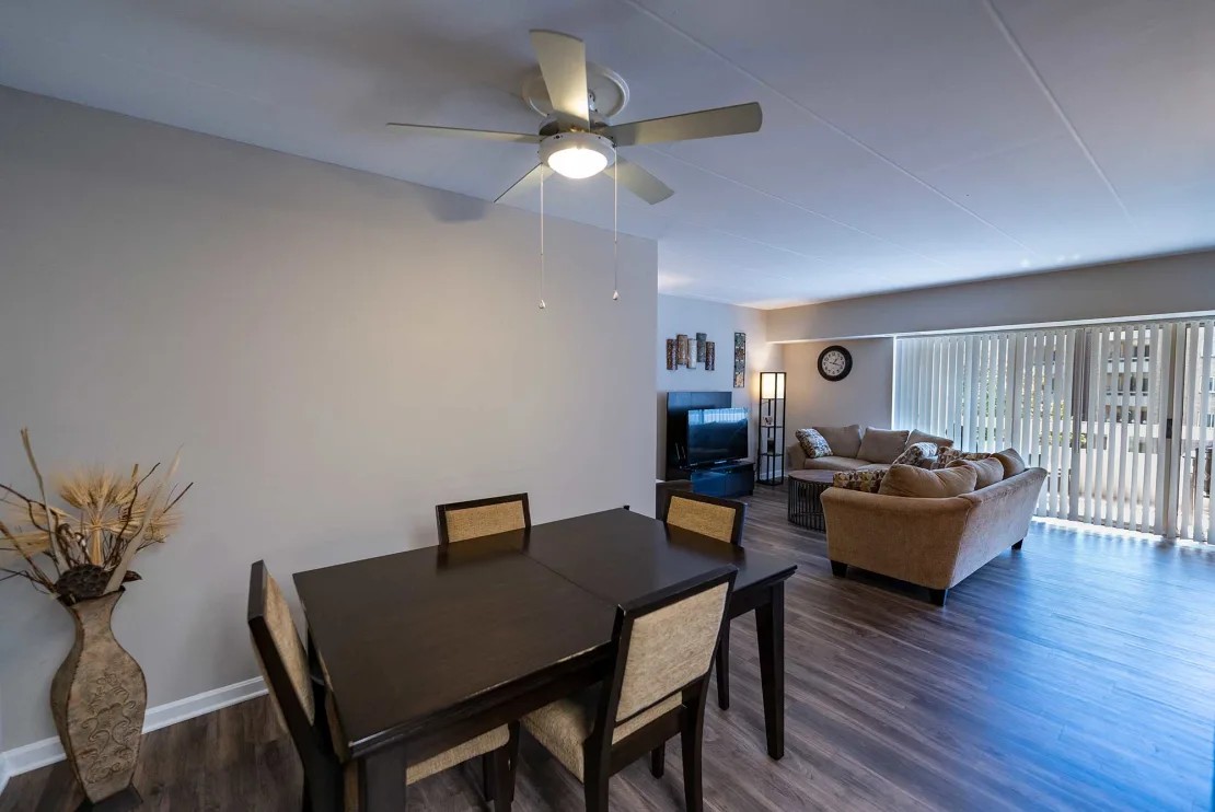 Laurel Village Apartments Image 10
