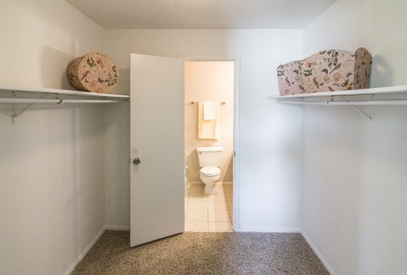 Woodbrook Apartments Image 12