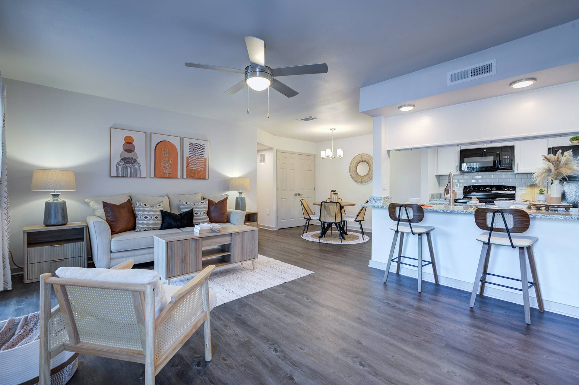 L'Estancia Apartment Homes Image 6