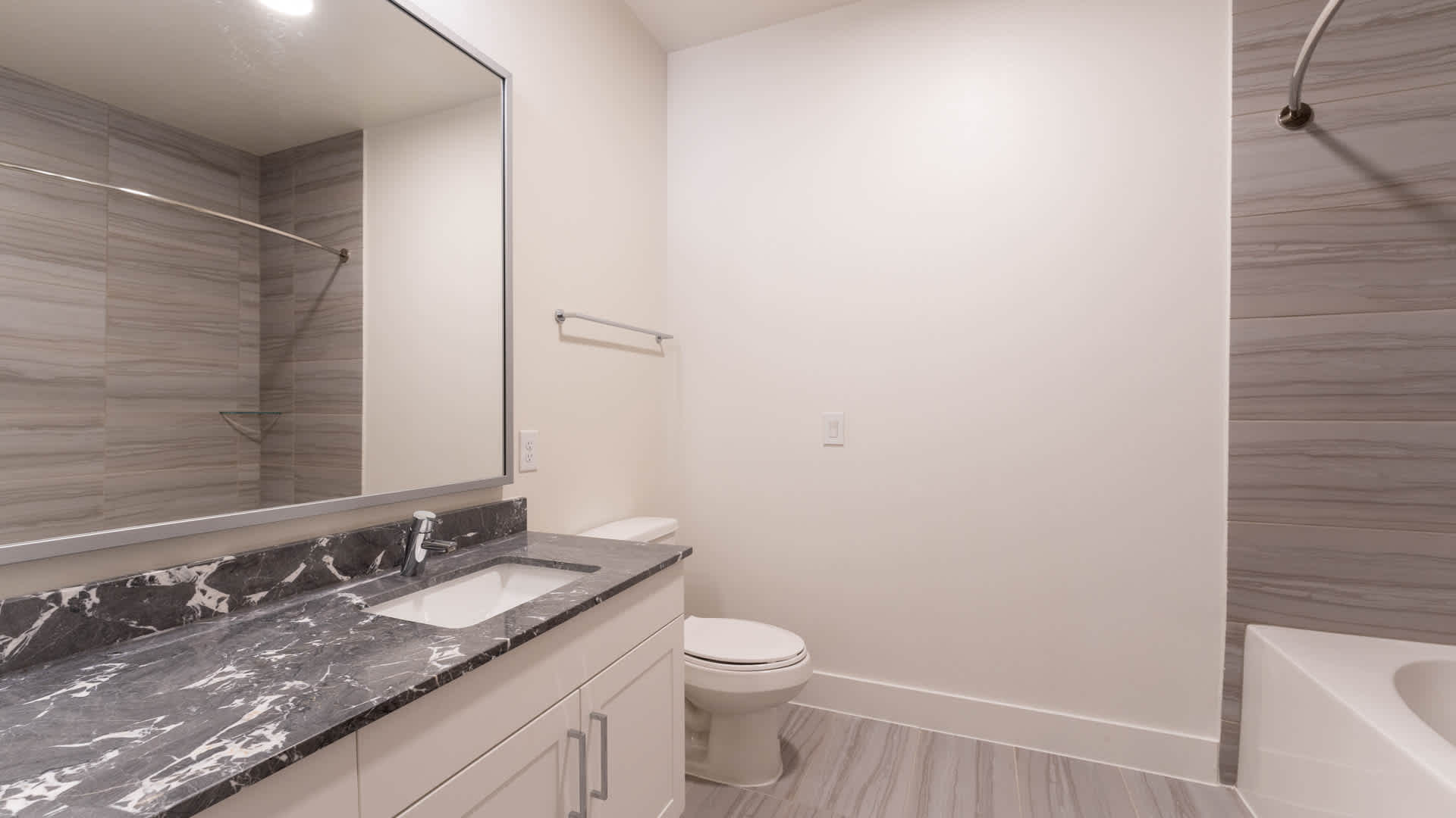 Olivian at the Realm Image 42