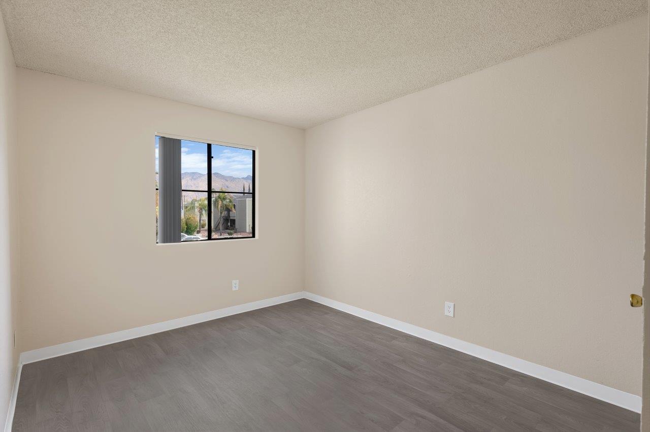 Deerfield Village Image 10