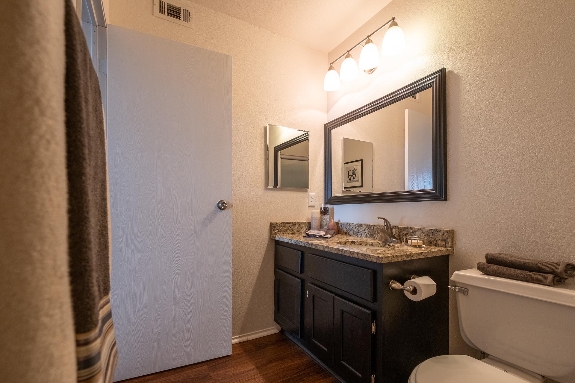 Whispering Hills Apartments Image 15