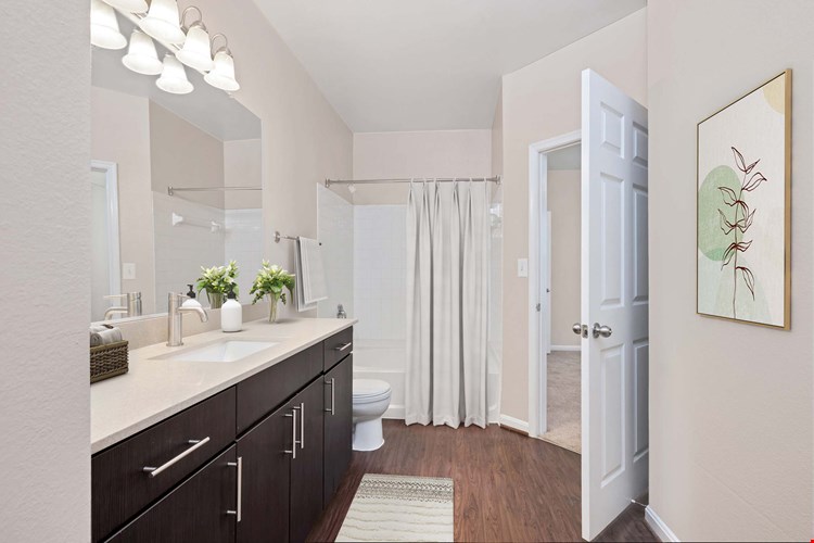 Camden Fallsgrove Image 13