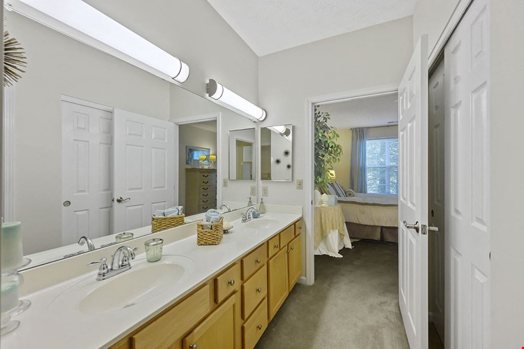 Bishops Gate Image 17