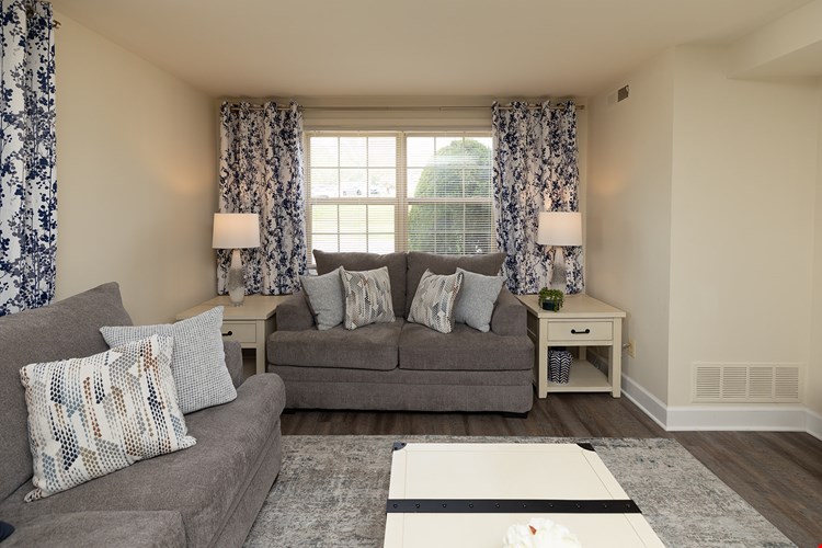 Chapel Valley Townhomes Image 4