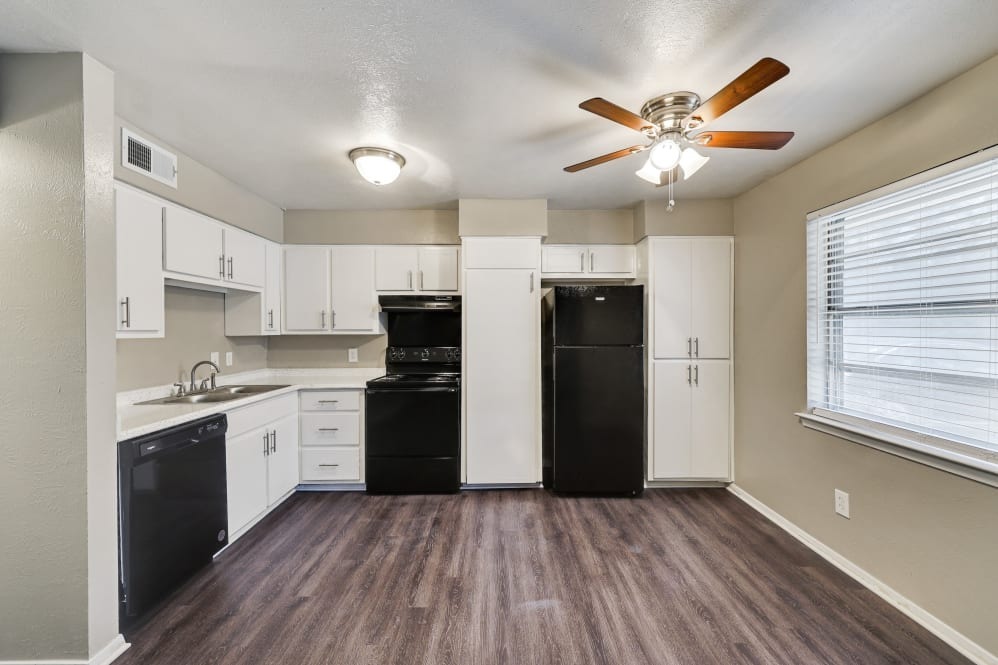 Hampton Village Image 5