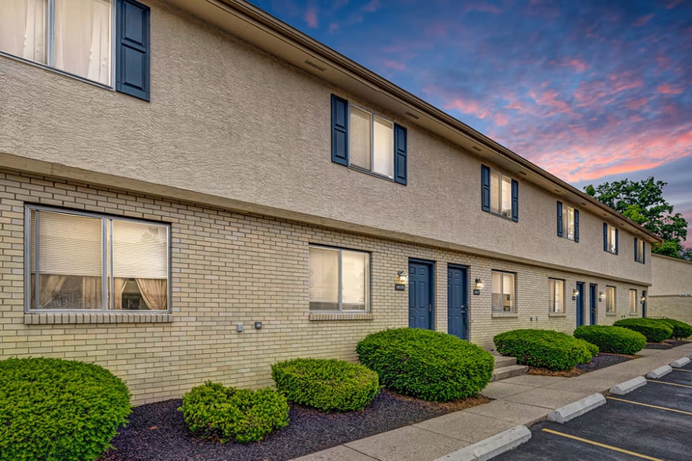 Riverdale Plaza Image 1