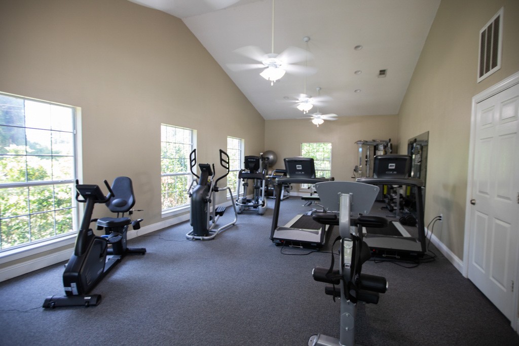 Bay Breeze Apartments Image 6