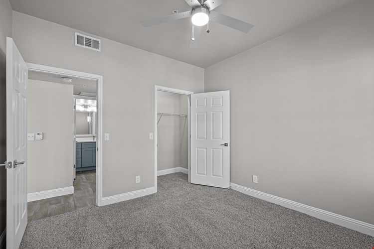 Larkin Apartment Homes Image 29