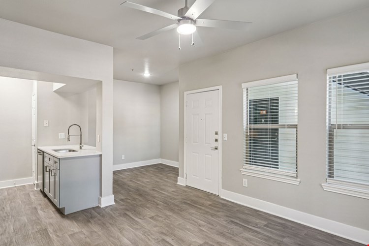 Larkin Apartment Homes Image 101