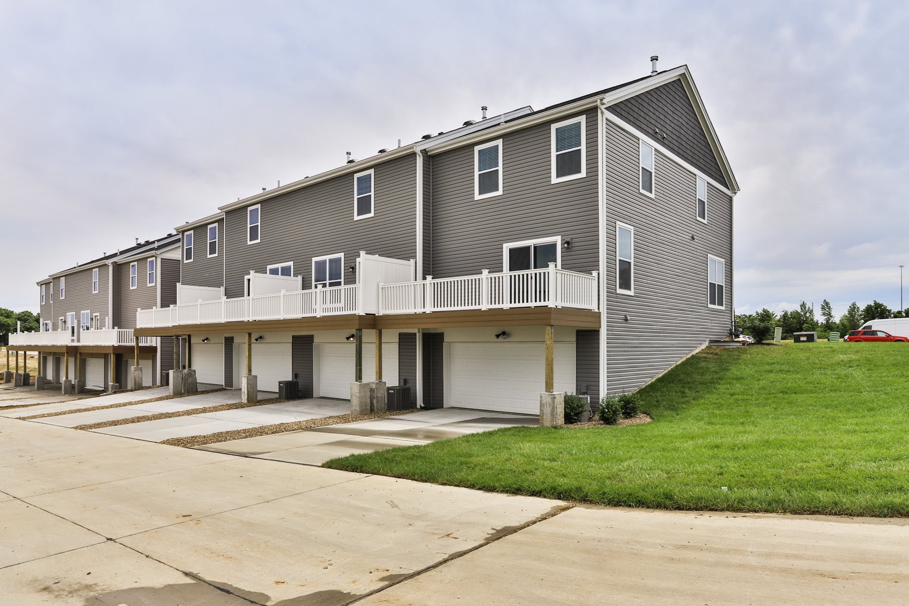 Creekside Landing Townhomes Image 4