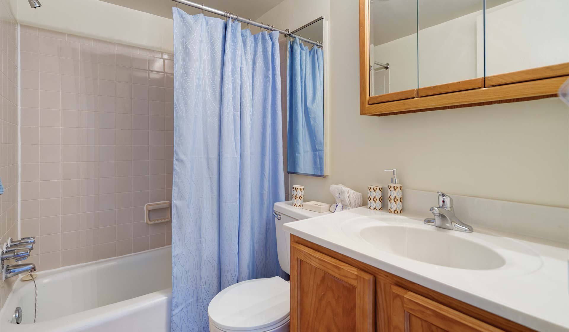 Large bathroom with great vanity space