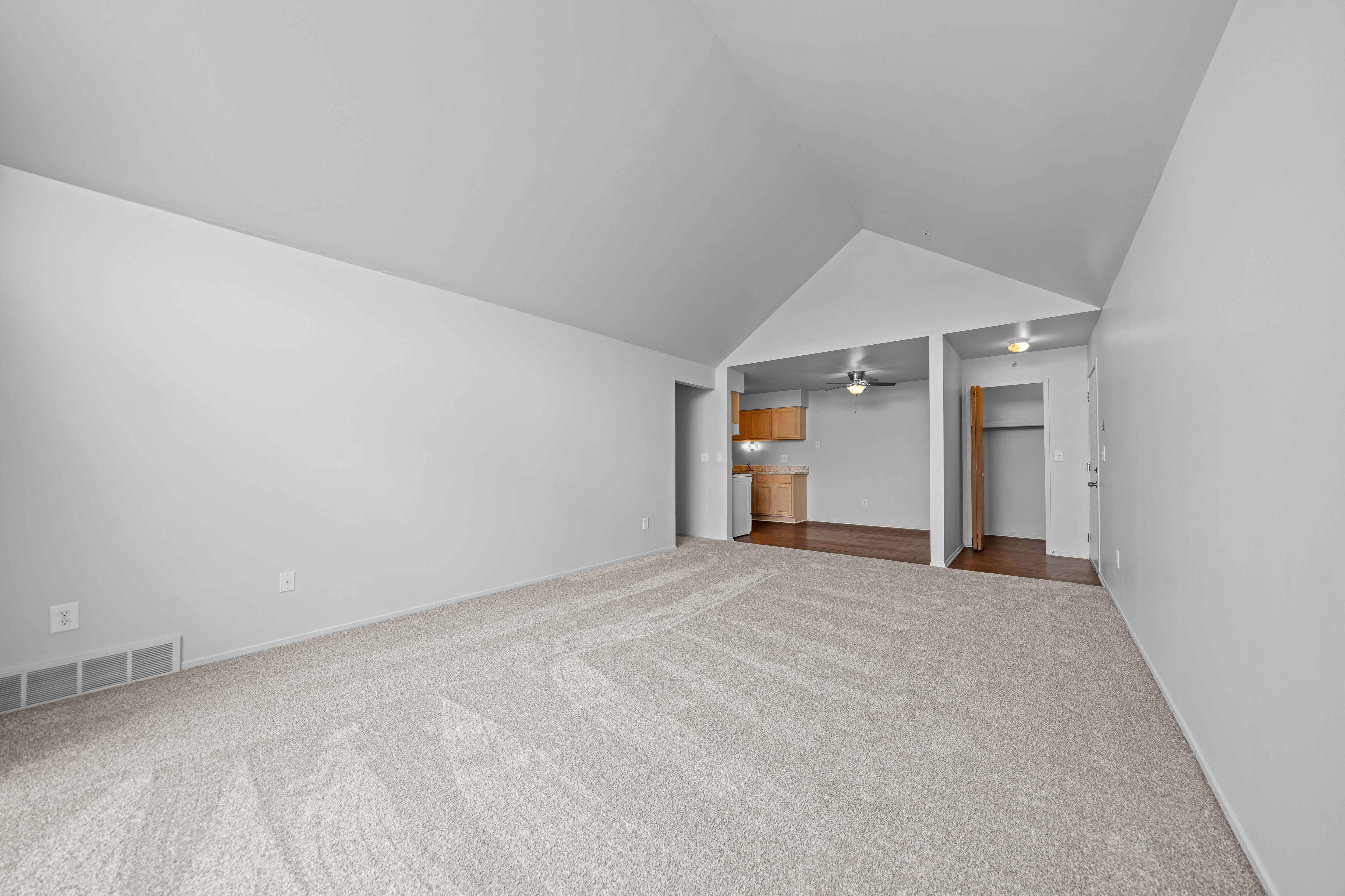 Huge 2 bedroom apartment at Prentiss Pointe Apartments in Harrison Township, MI