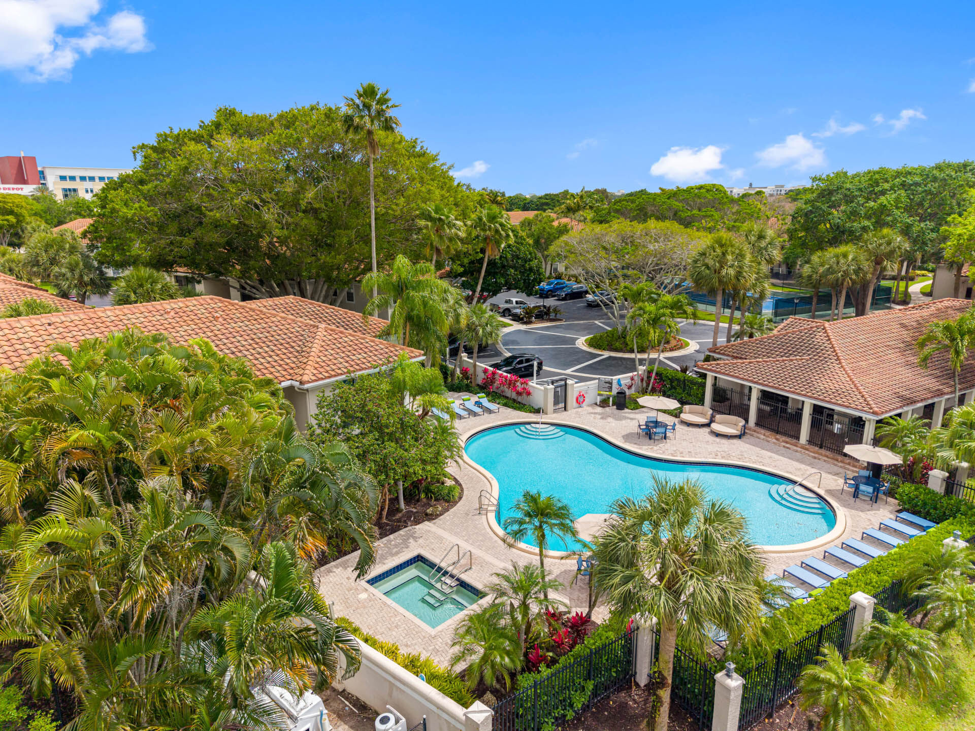 Mizner Court Image 10