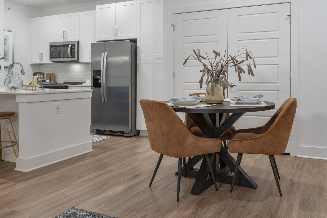 The Collins Apartments Image 4