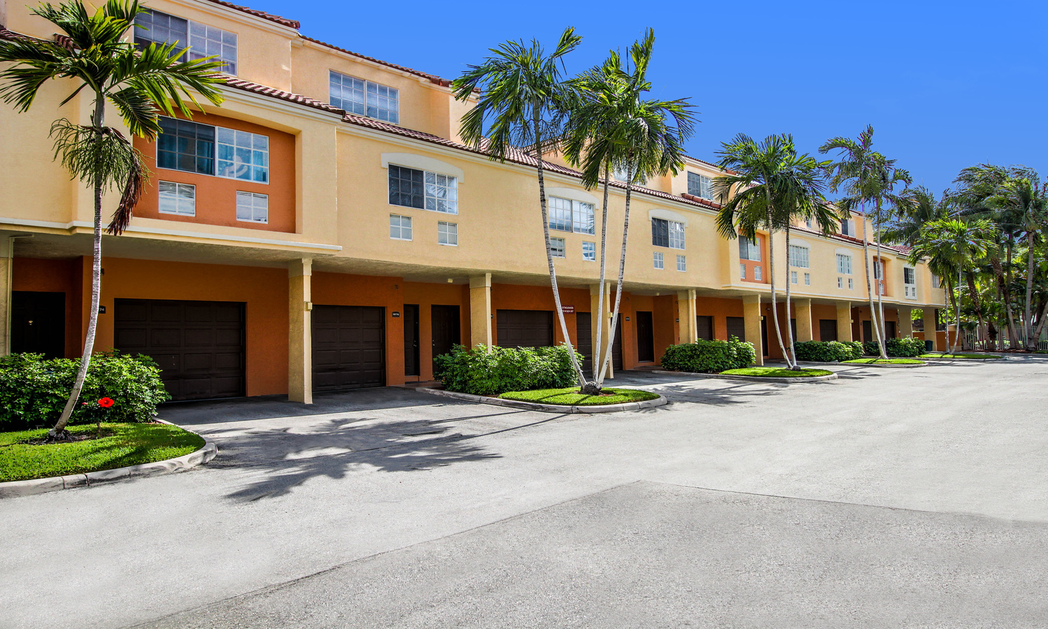 Promenade at Aventura Apartments Image 2