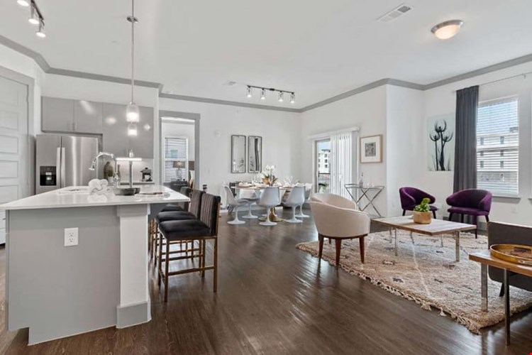 Reveal Skyline Image 35