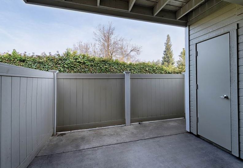 Lakeside Apartments Image 14