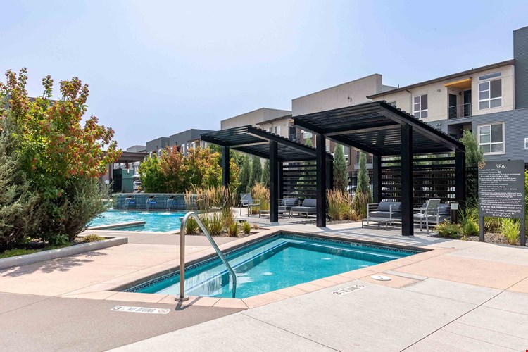 Encore Evans Station Apartments Image 4