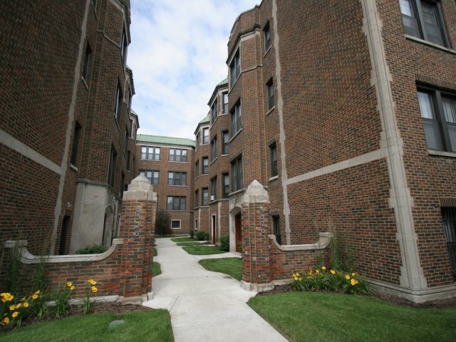 5320-5326-5 S Drexel Boulevard Image 5