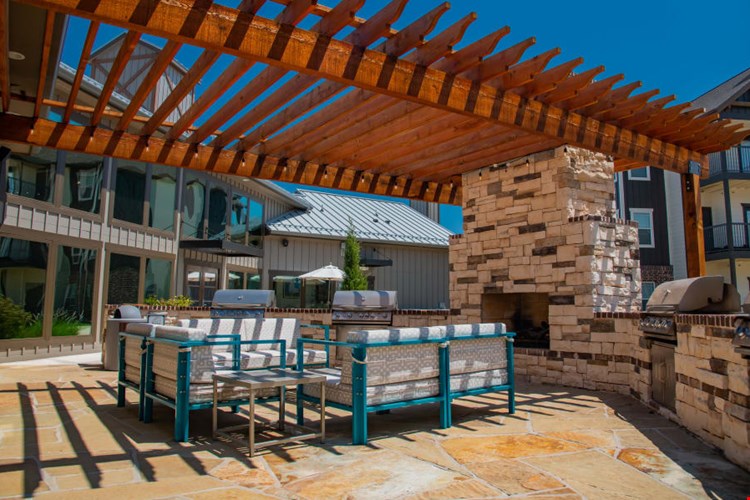 Stonehorse Crossing Image 2