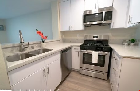 5405 Lindley Image 4