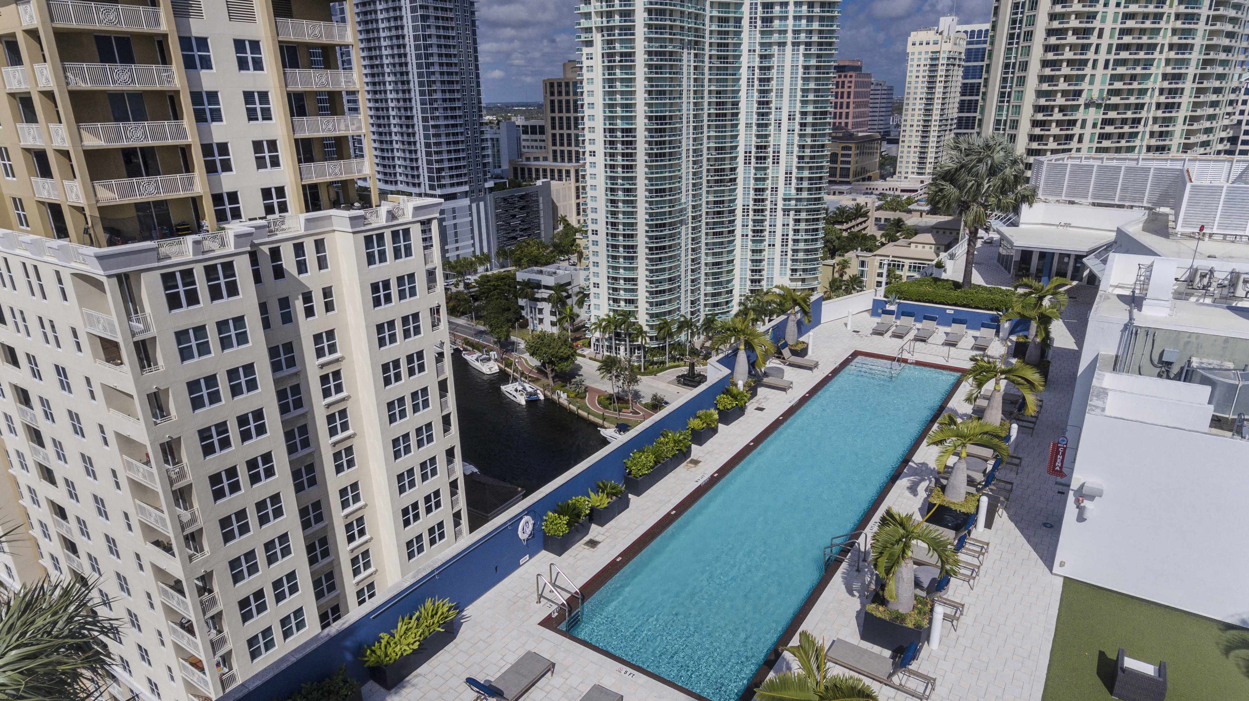 High Rise luxury rental apartments overlooking the New River in Fort Lauderdale, Florida near Las Olas Blvd.