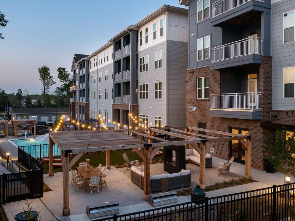 Outdoor Lounge and Pool
