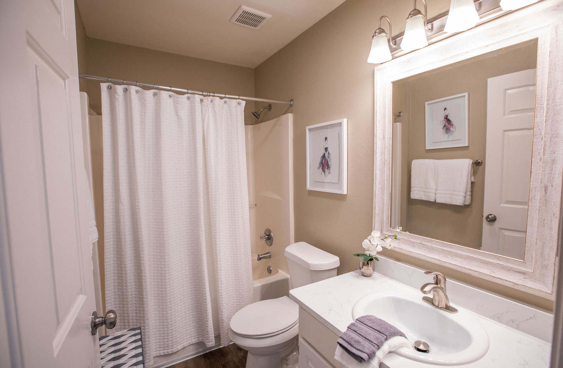 South Pointe Apartment Homes Image 9