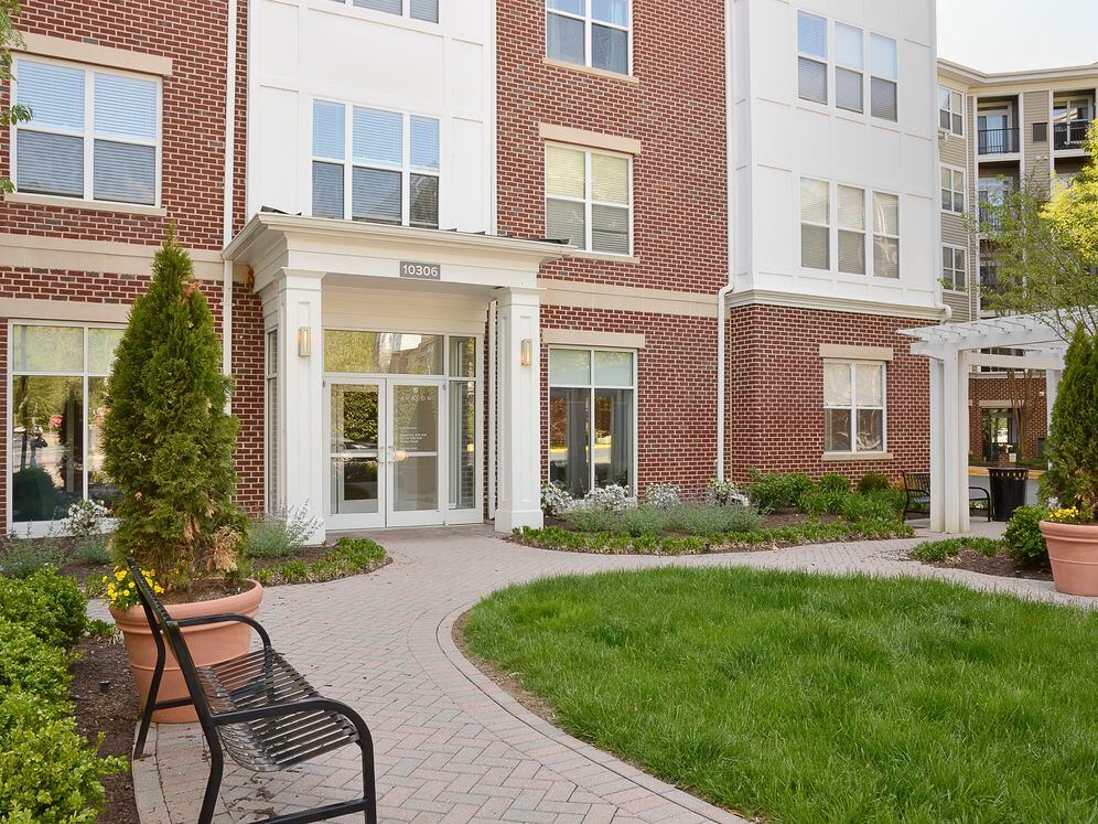 Leasing center entrance