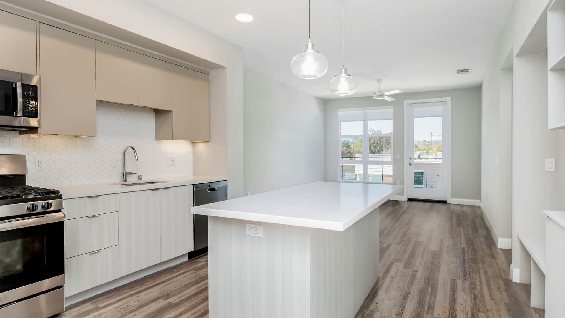 Mara Pacific Beach  Image 10