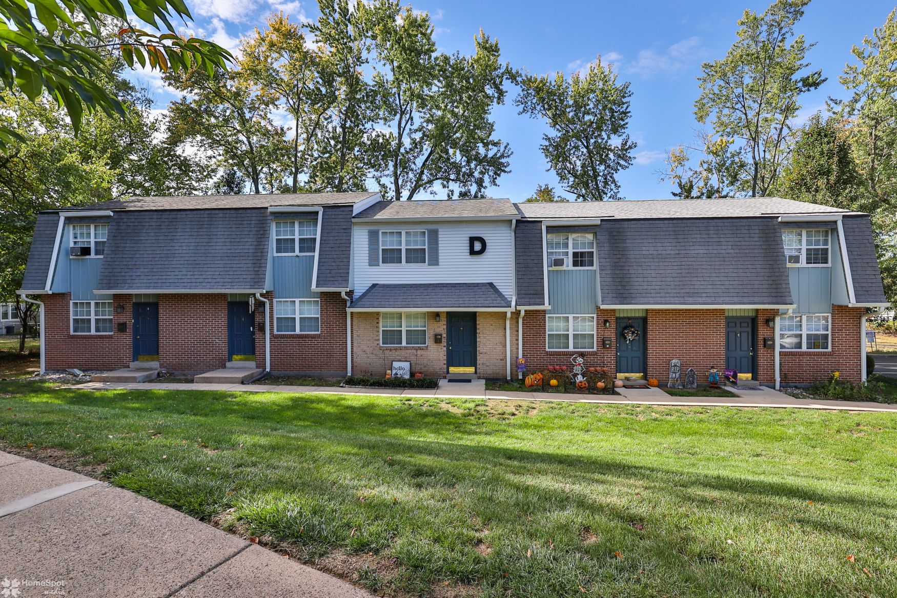 Pine Grove Townhomes Image 2