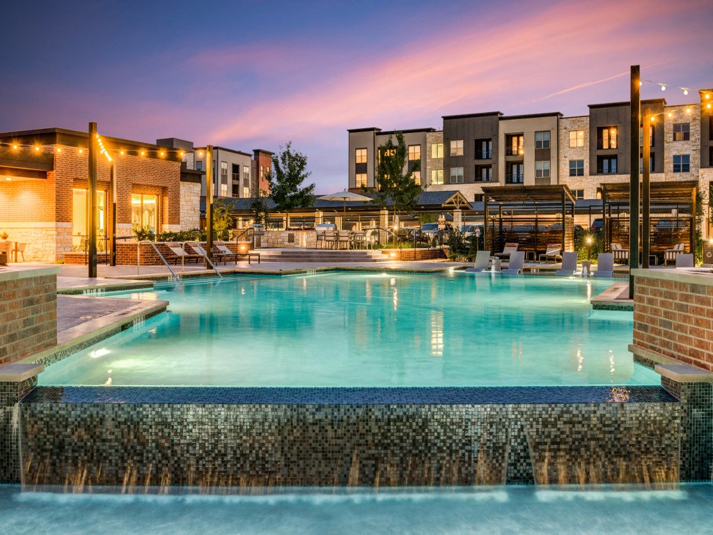 Aura Southgate Apartments Image 13