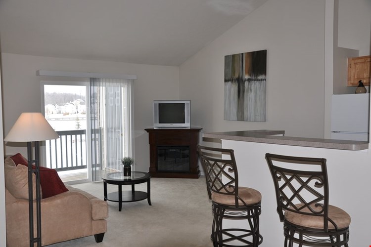 Catalina Club Apartments Image 18