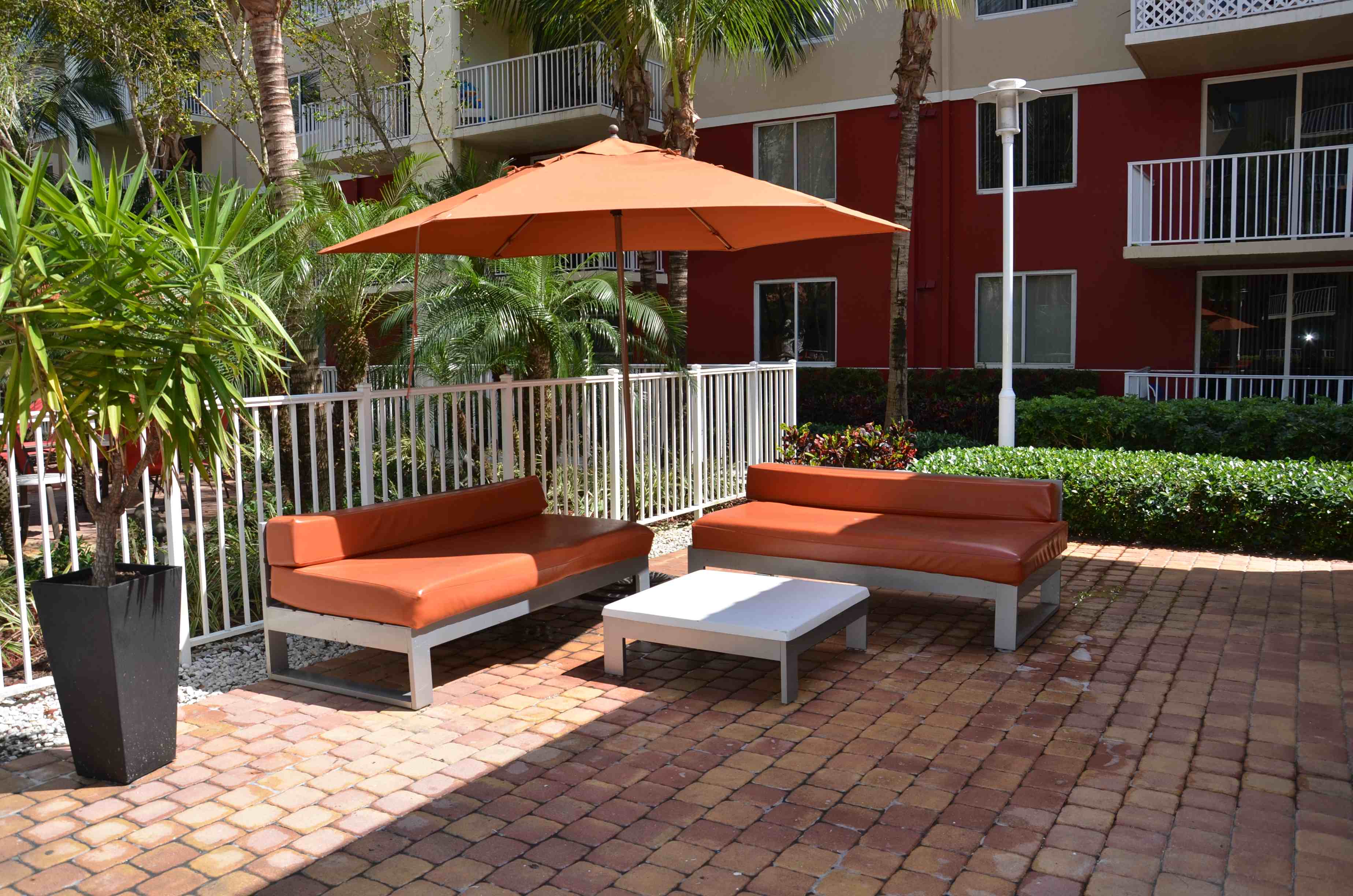 Country Club Towers  Image 6