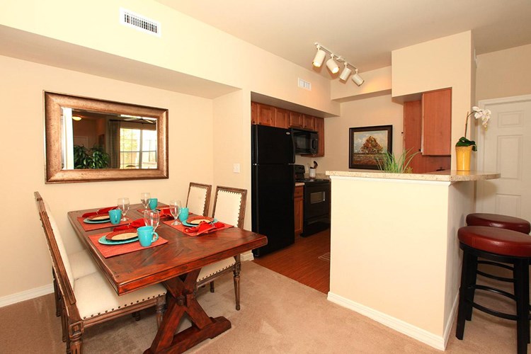 Apartments At The Cottages At Edgemere El Paso