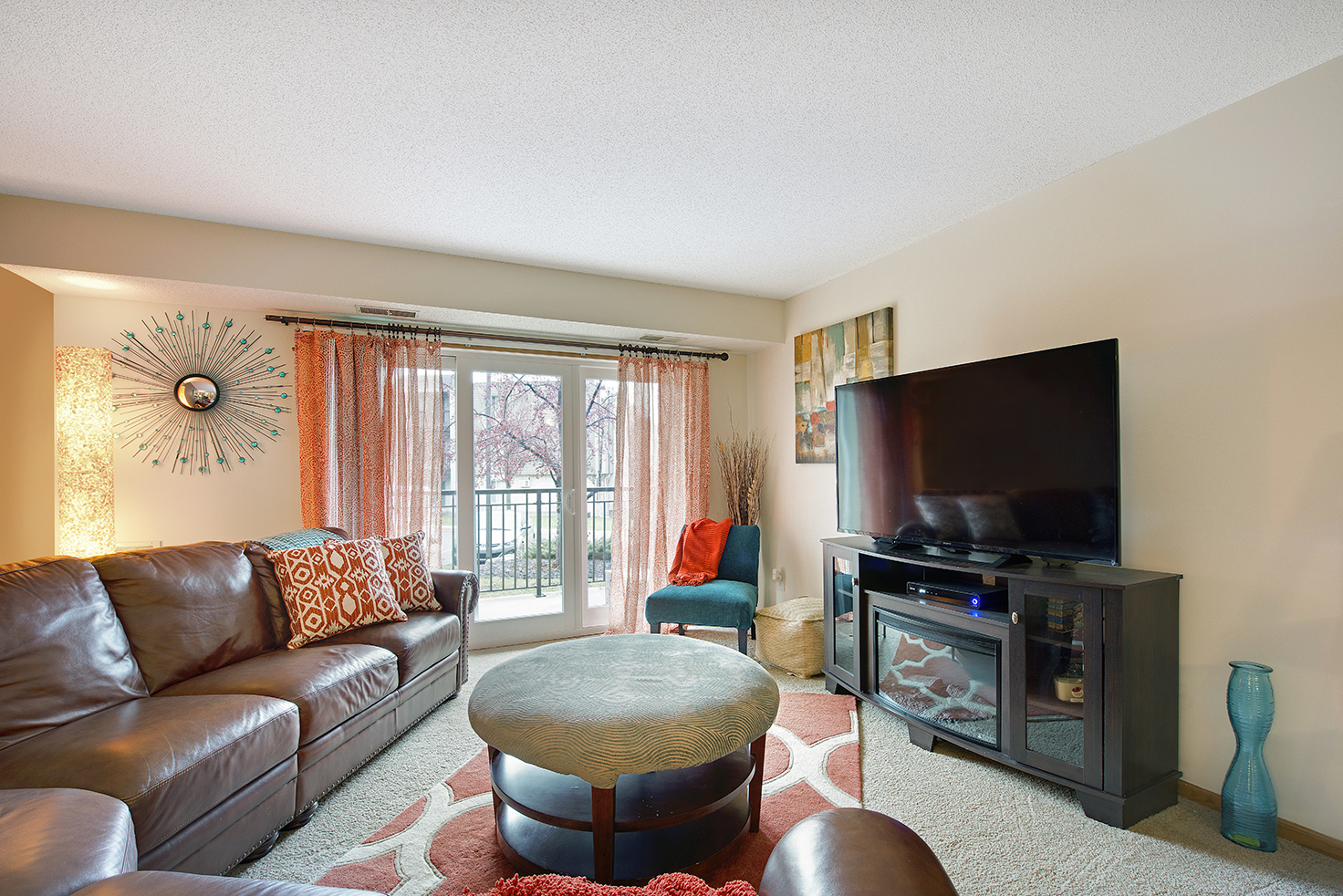 Pebblebrook Flats & Court Image 14