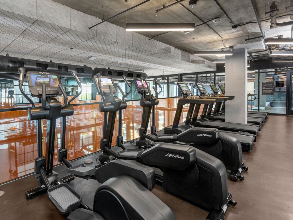 Two-level fitness center