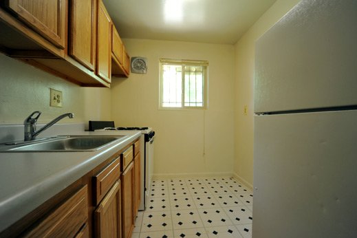 Colonial Village Image 7