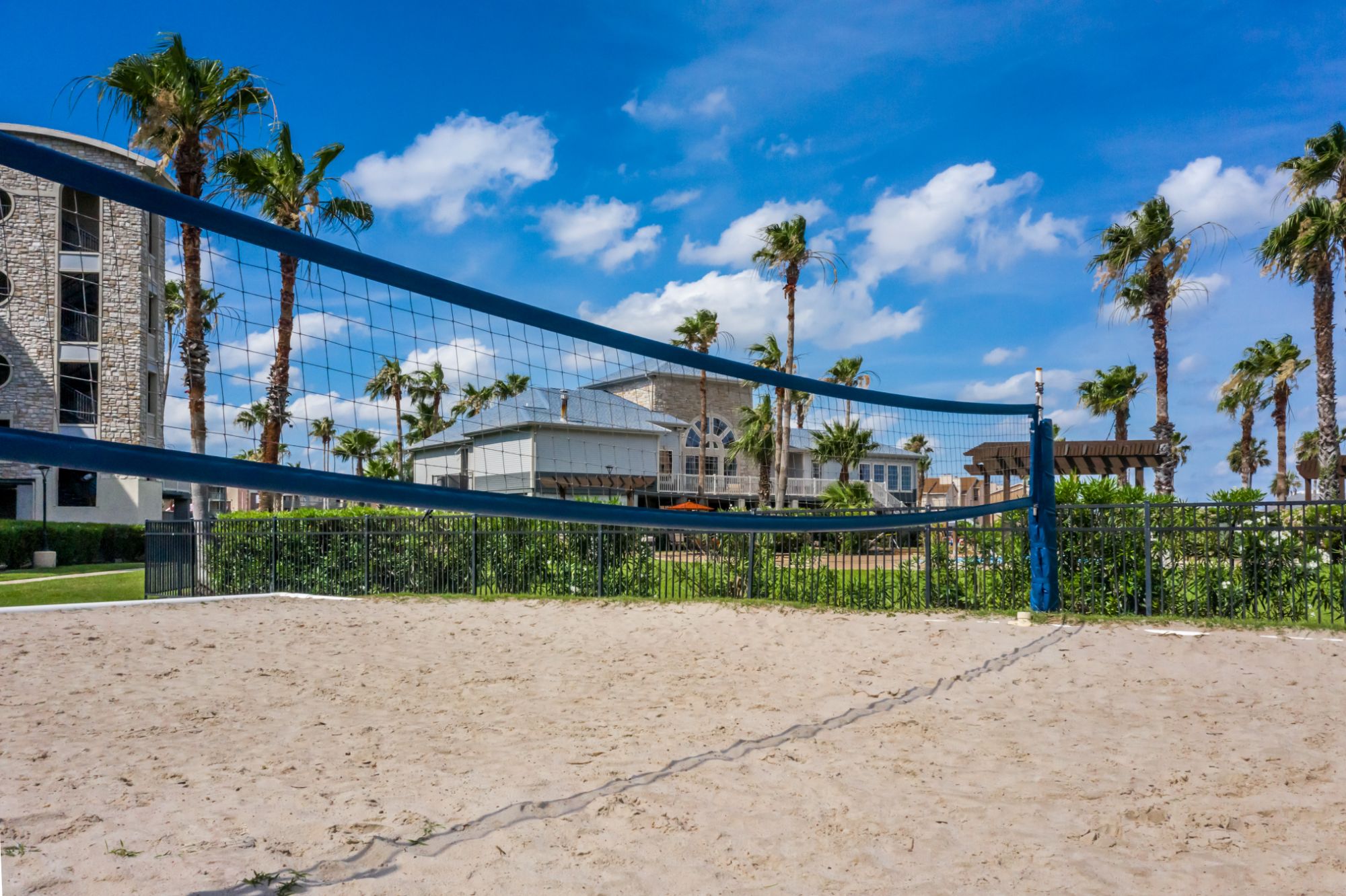 The Club of the Isle Image 3