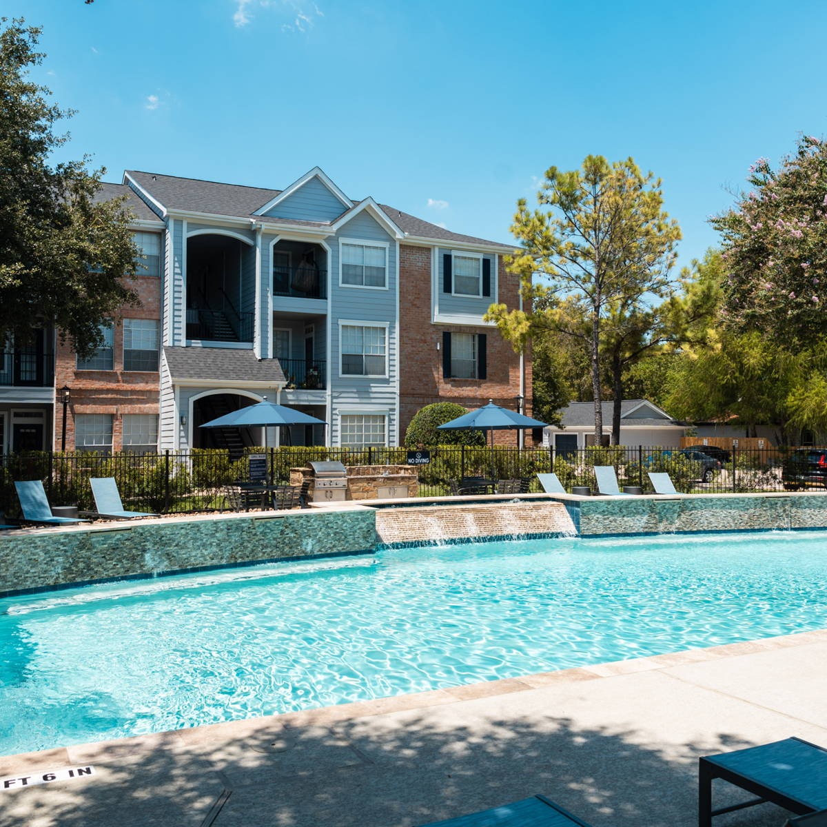 Center at Columbia Court Image 3