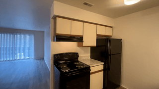 Lakeside Village Apartments Image 68