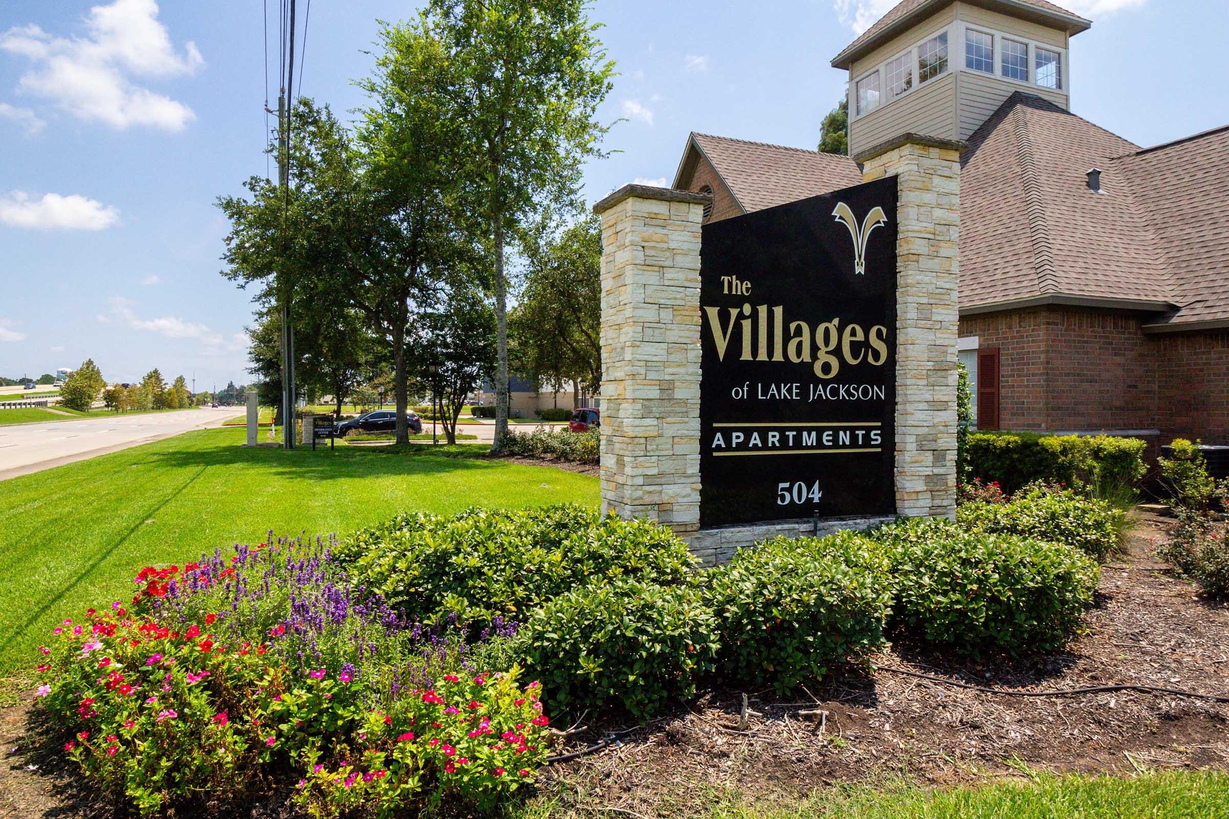 Villages of Lake Jackson Image 2