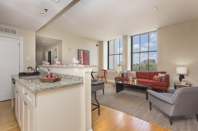 2100 Parkway Image 3