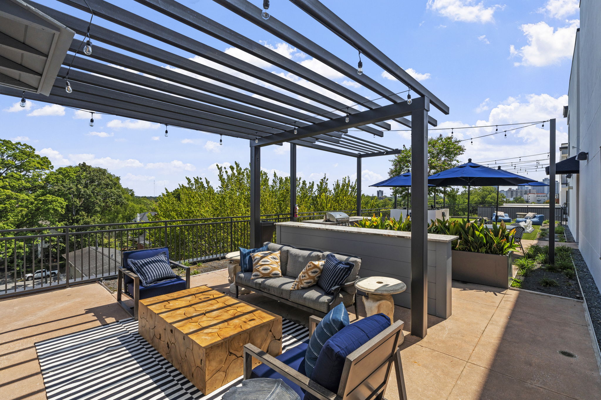 Axis Midtown Image 35