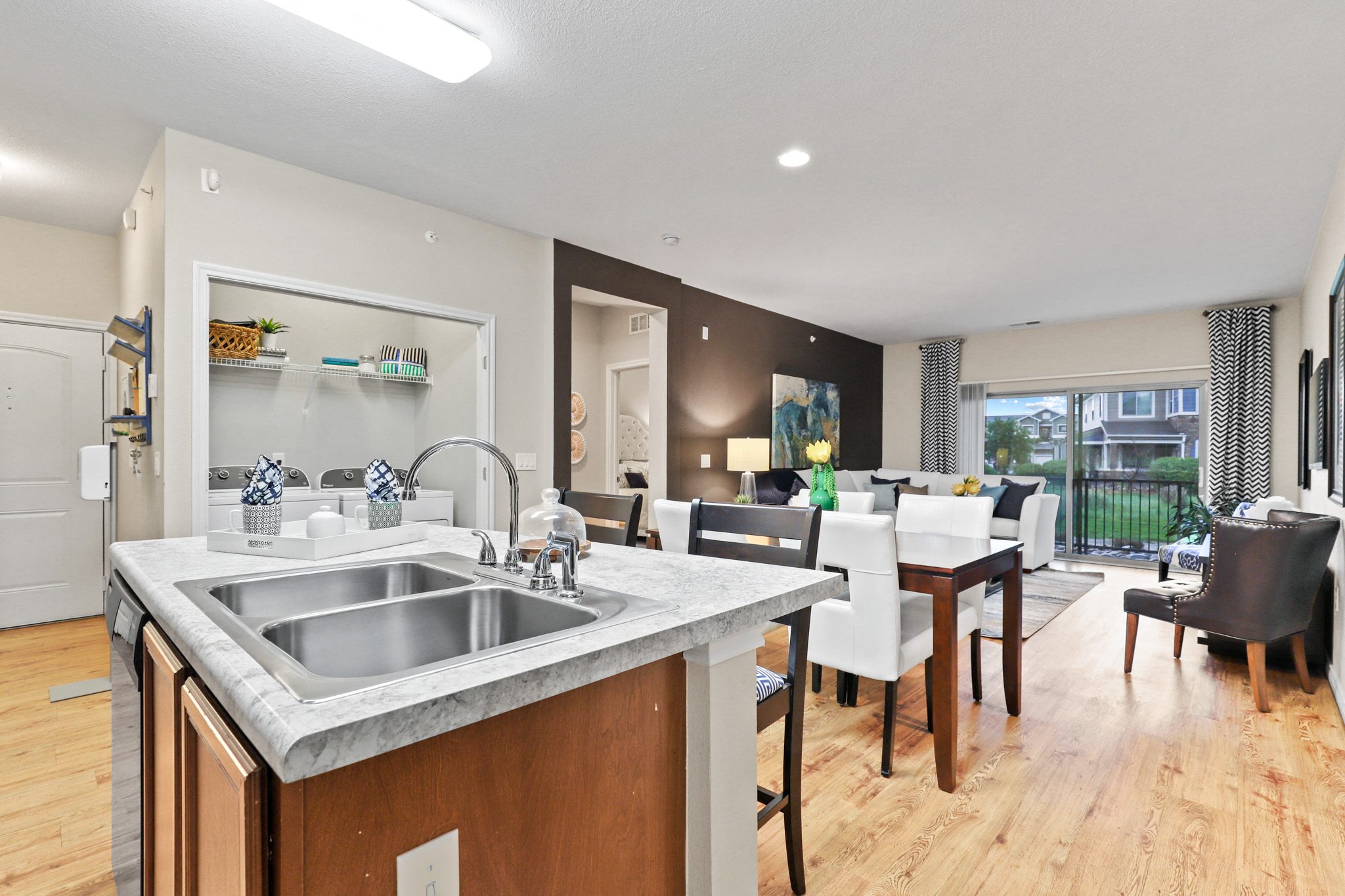 Solaire Apartment Homes Image 1