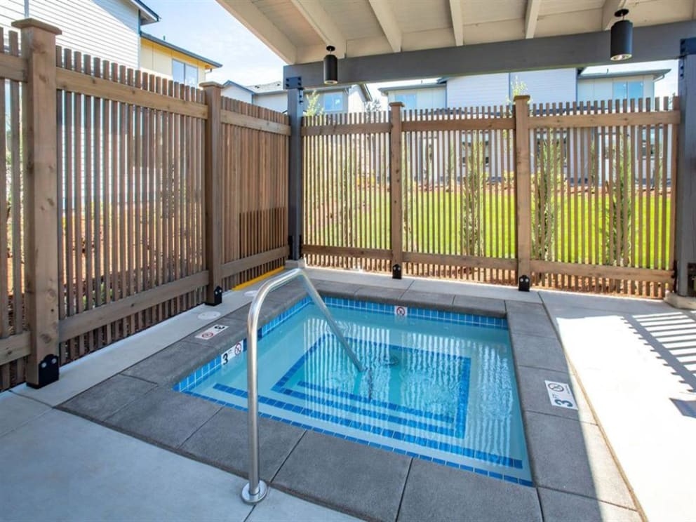 Sawyer Trail Apartments & Townhomes Image 6