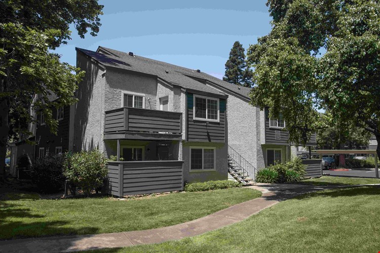 Woodbridge Apartments Image 6